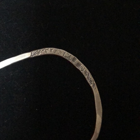 Asymmetrical handmade hammered silver bracelet. - Picture 3 of 5